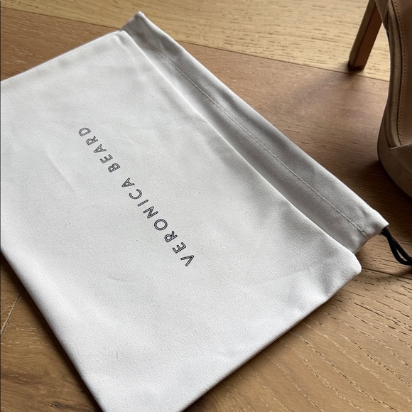 Veronica Beard Elegant Tan High Heel Sandals - Picture 5 of 5